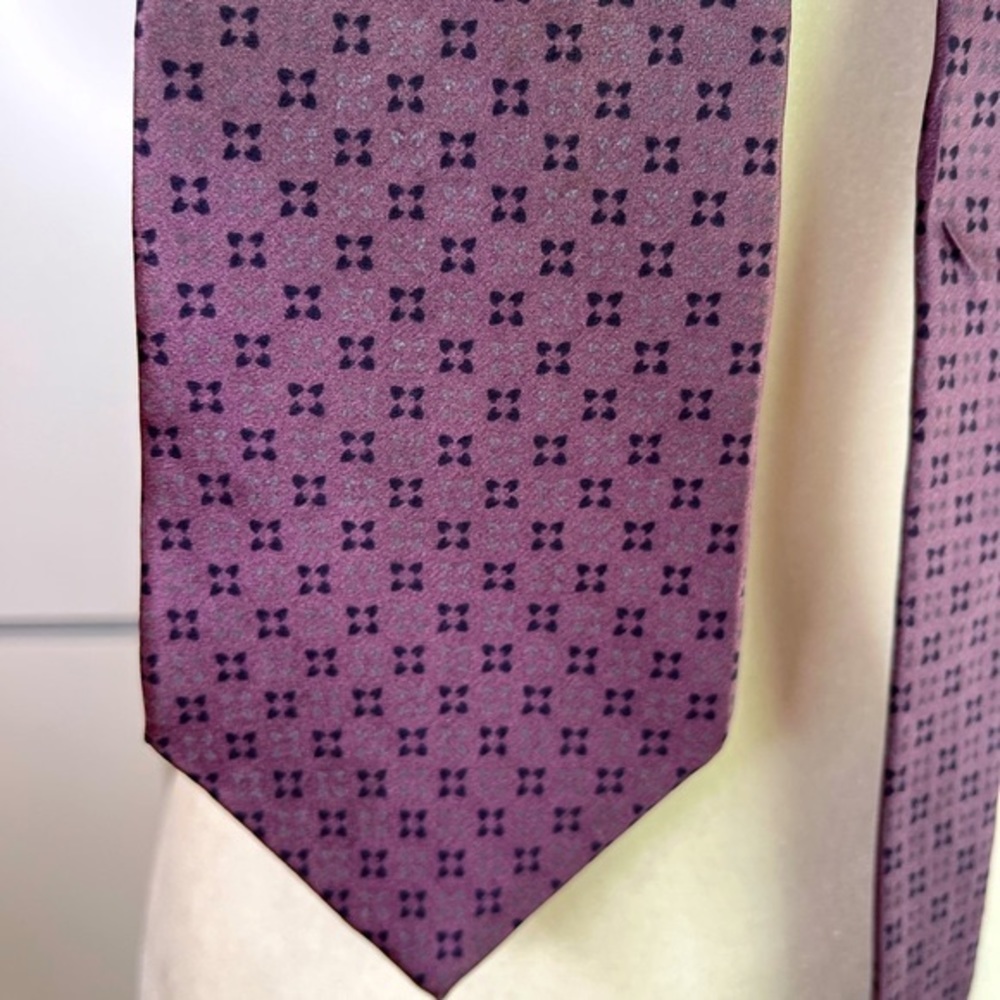 DKNY Men's Silk Tie Classic